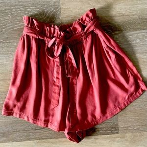 HOLLISTER SHORTS FRONT TIE